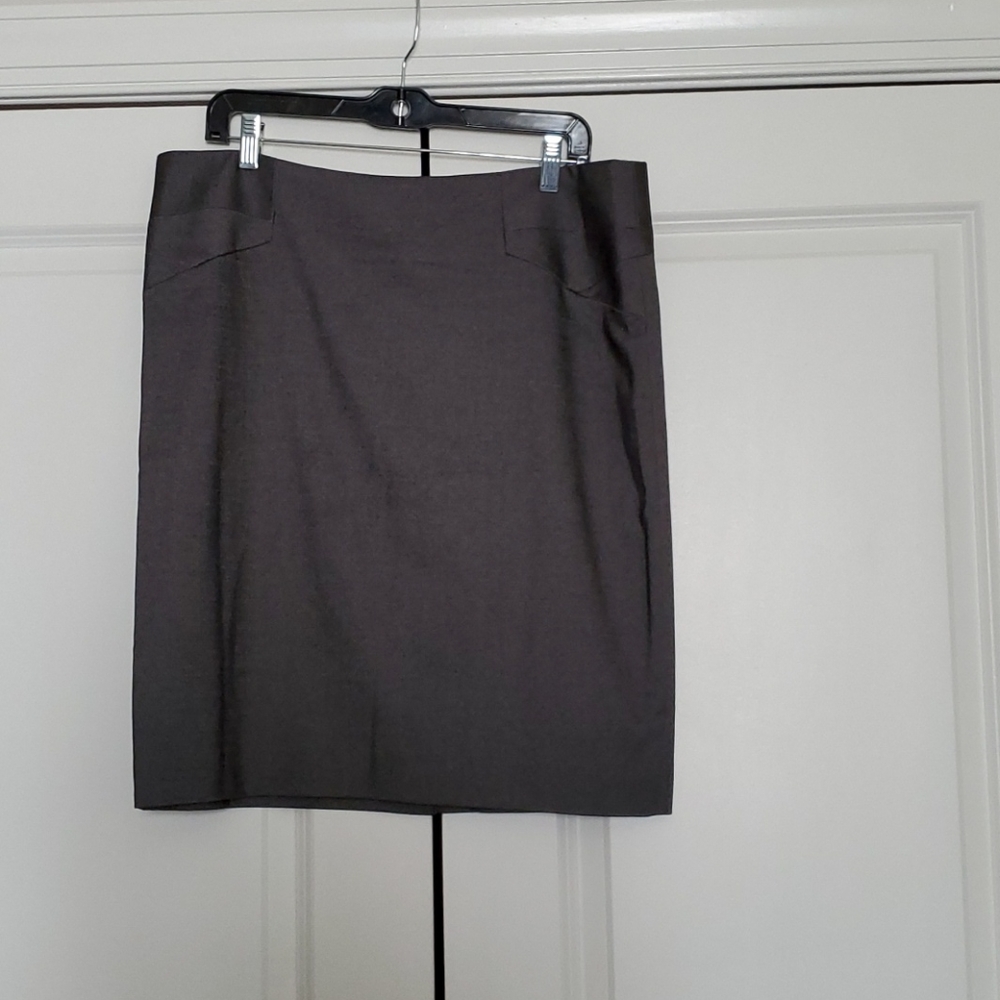 Anne Klein charcoal sharkskin skirt